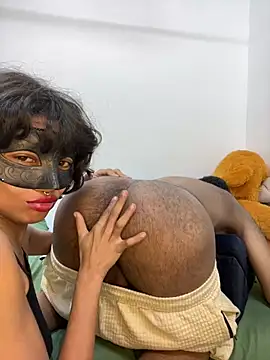 hazelperry 在線直播表演