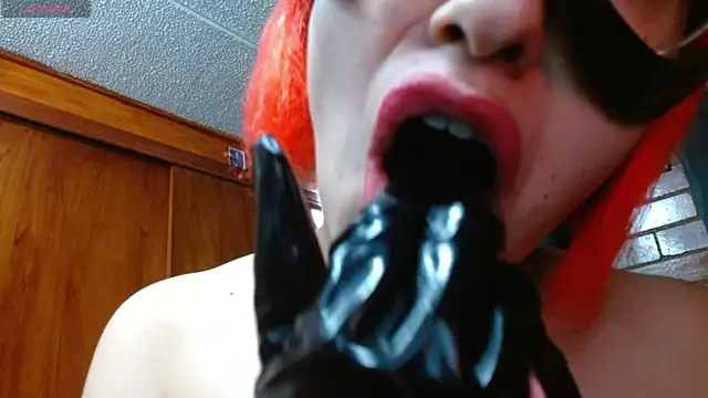 Persefonefire's Live XXX Chat