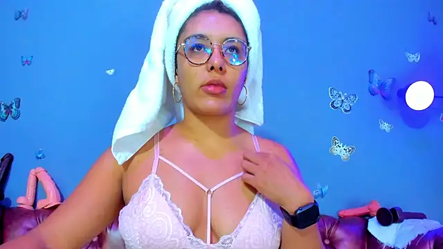 Kaira_mosse Chat XXX in diretta