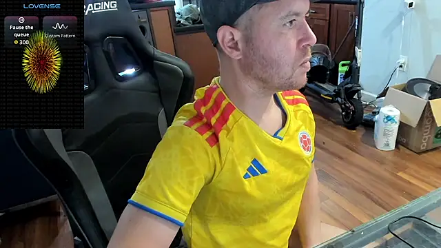 aaron_s_x Show in webcam
