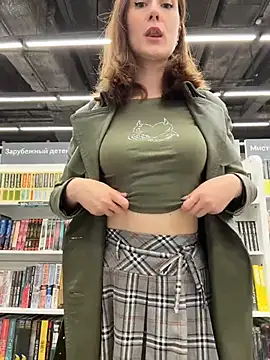 Dina_Tease Show in webcam