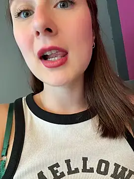 Dina_Tease Show in webcam