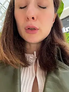 Dina_Teasen Webbikameraesitys