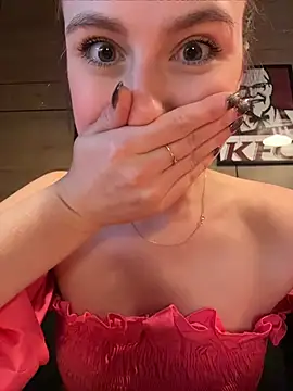 Show modela Dina_Tease na web-kameri