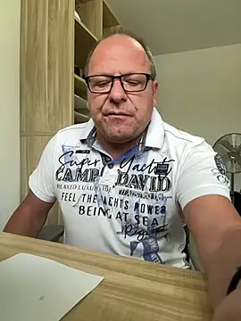 coupleLatinaLovers' Webcam Show