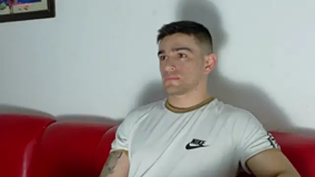 Sexy_Alejandro_ Adlı Modelin Canlı XXX Sohbeti