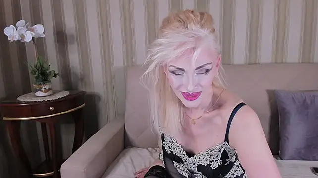 Rita_Farel's Webcam Show