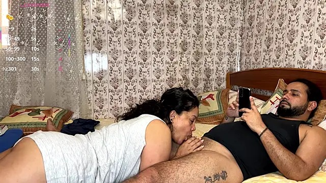 Pokazy przed kamerką – Foxyfox_realsex