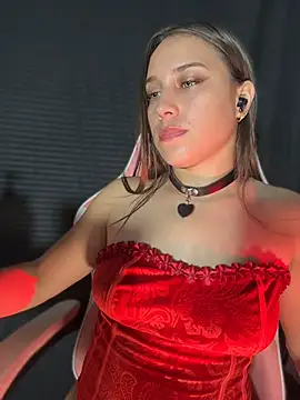 Pokazy przed kamerką – ScarletVelvetX
