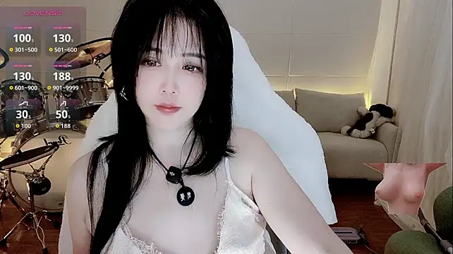 Evangelin-e Chat XXX live