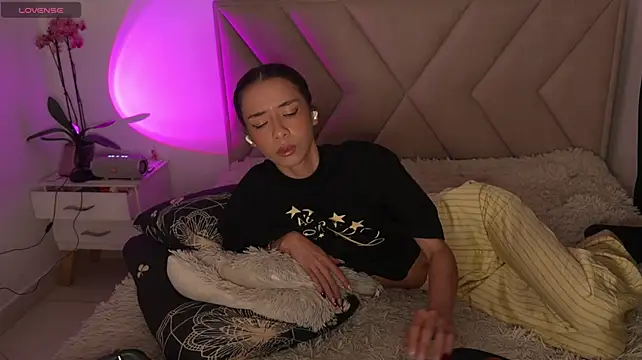 Bonnieshyy – Naživo XXX chat