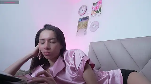 Bonnieshyy Adlı Modelin Canlı XXX Sohbeti
