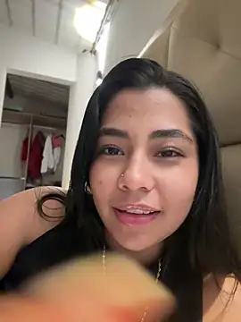 Chatroom XXX en direct de darsha_90