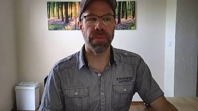 DaddyHarry_MatureStallion Webcam show