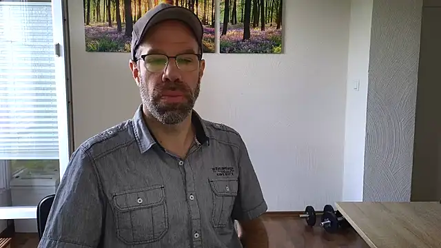DaddyHarry_MatureStallion webcam show