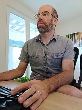 DaddyHarry_MatureStallion – webcam-show
