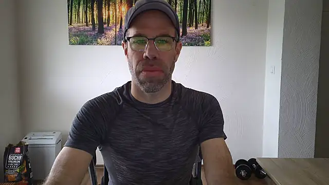 DaddyHarry_MatureStallion webkamerás műsora