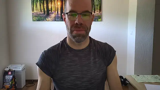 DaddyHarry_MatureStallion Show Webcam