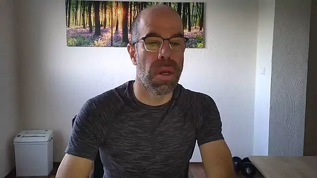 DaddyHarry_MatureStallion Webcam-Show
