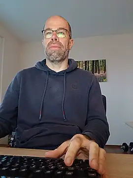 DaddyHarry_MatureStallion Show in webcam
