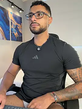 LiamGarcia1 Show Webcam