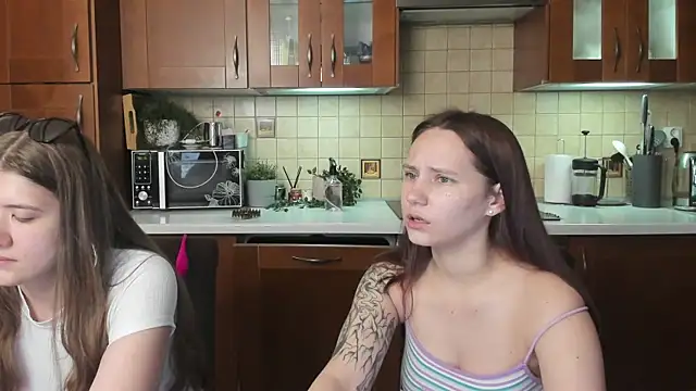 HotCaramellsTV Webcamshow