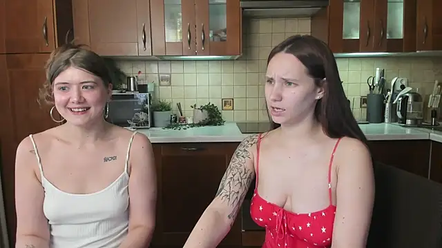 HotCaramellsTV 웹캠 쇼