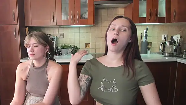 HotCaramellsTV webcam show