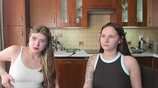 HotCaramellsTV Webcamshow