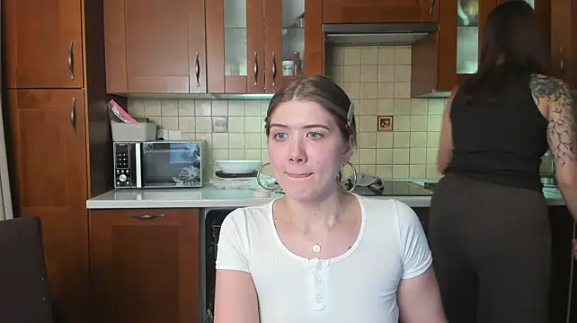 HotCaramellsTV Chat XXX in diretta