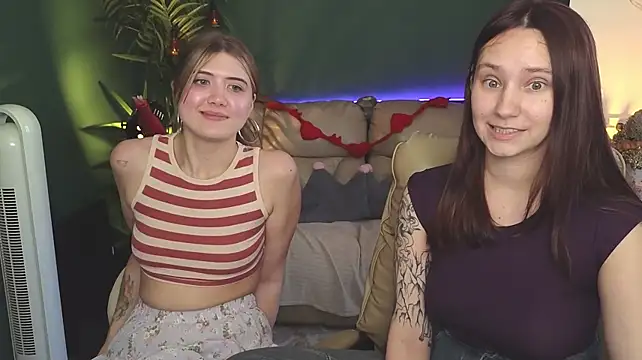 HotCaramellsTV webcam show