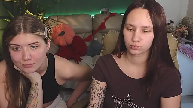 HotCaramellsTV's Webcam Show