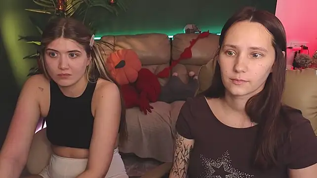 HotCaramellsTV Webcamshow