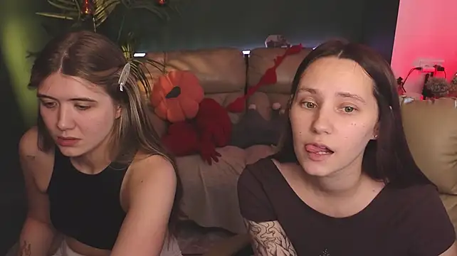 HotCaramellsTV webcam show