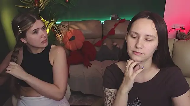HotCaramellsTV Show Webcam