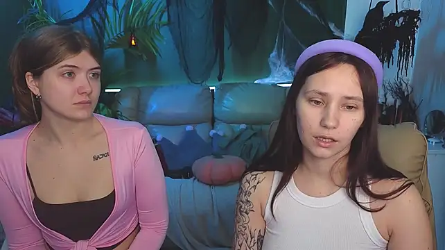 HotCaramellsTV – webcam-show