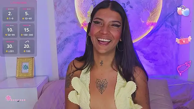 CoralRigan Show in webcam