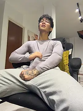 ajordanR's Webcam Show