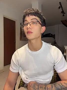 ajordanR Show in webcam