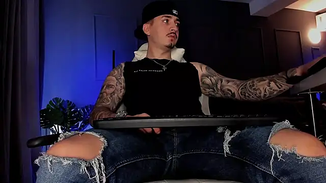 uptomatty Webcam show