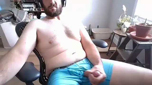 Eggplantout's Webcam Show
