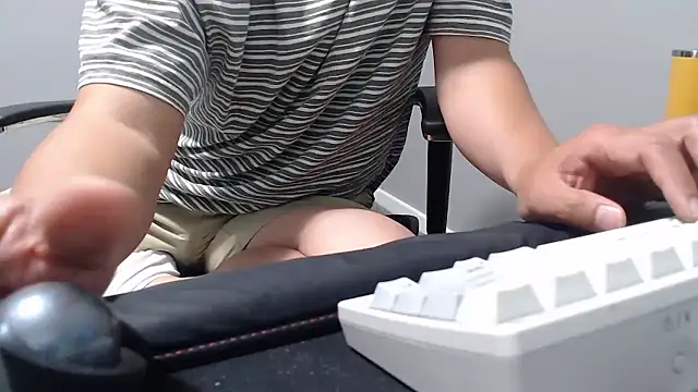 OfficeBoy_M 在線直播表演