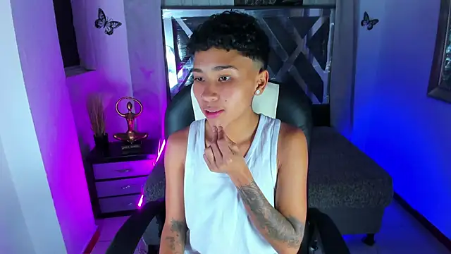 nova_sex01 Adlı Modelin Canlı XXX Sohbeti