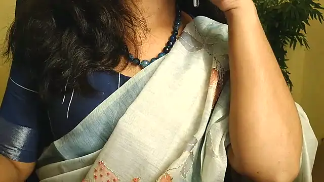 Mallu_Neelaanjanam Show in webcam