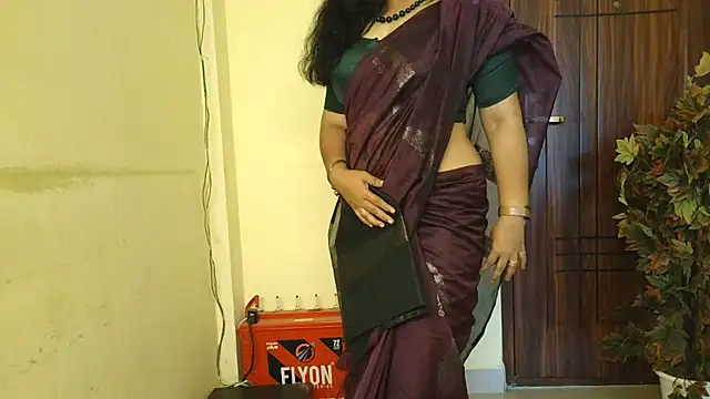 Show modela Mallu_MayaMadhav na web-kameri