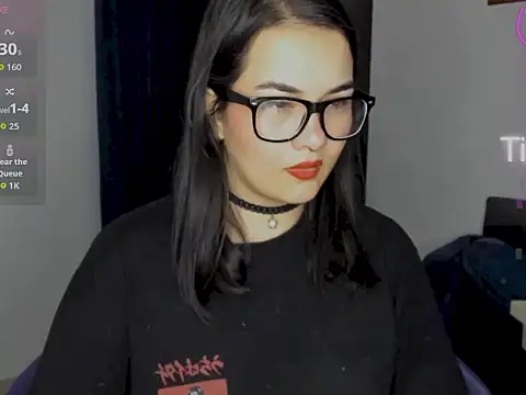 Babe-sofi Adlı Modelin Canlı XXX Sohbeti