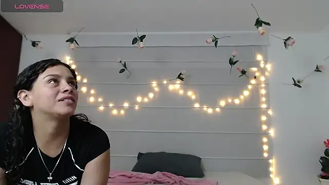 Sarabubbie's Live XXX Chat