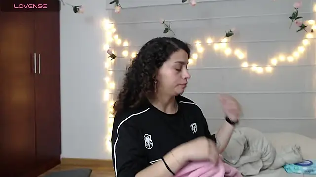 Sarabubbie Chat XXX in diretta