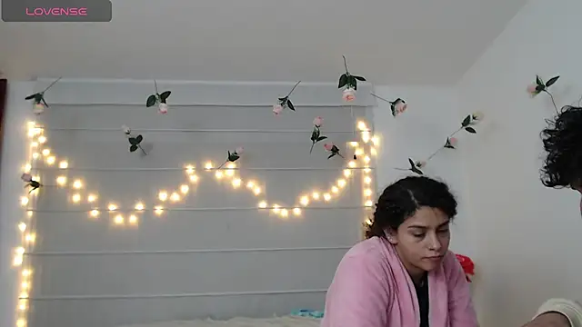 Chat +18 de Sarabubbie ao vivo