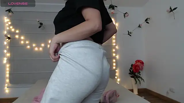 Sarabubbie's Live XXX Chat